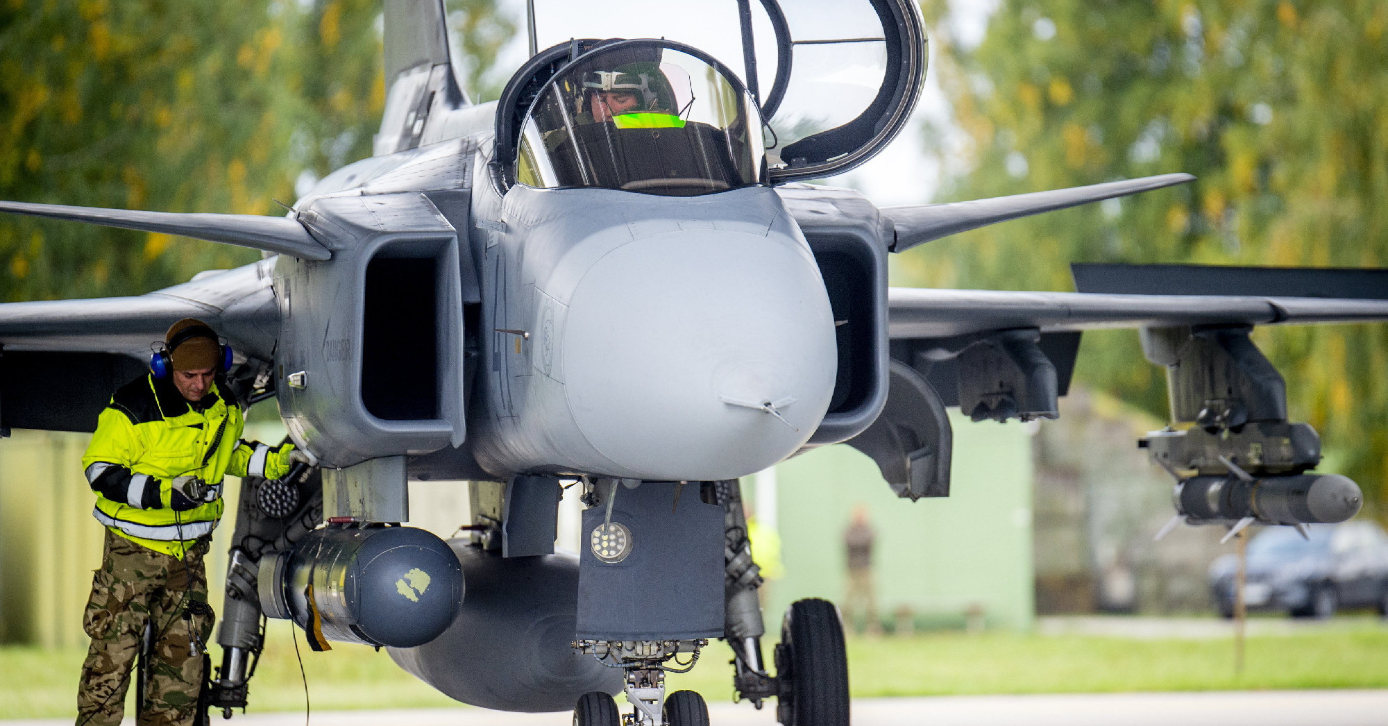 A szél csendes, az idő remek, zúgnak felettünk a Gripenek