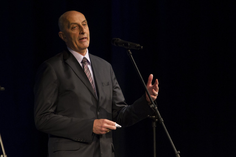 Helyettese cserélné le Körmend fideszes polgármesterét, de ő nem hagyja magát