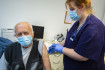 Több mint 200 ezer idős ember beoltását tervezik a következő egy hétben
