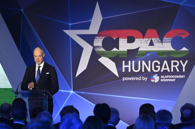 Honvédelmi miniszter: 