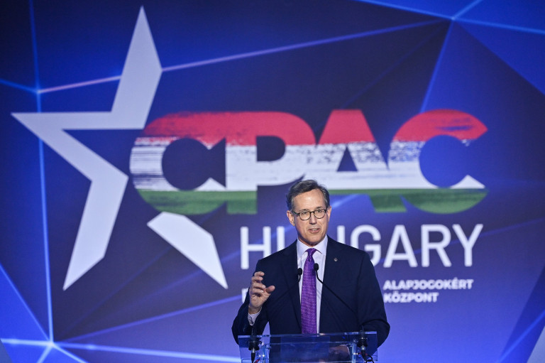 Interjú közben dobták ki a Guardiannak tudósító újságírót Orbánék jobbos találkozójáról 