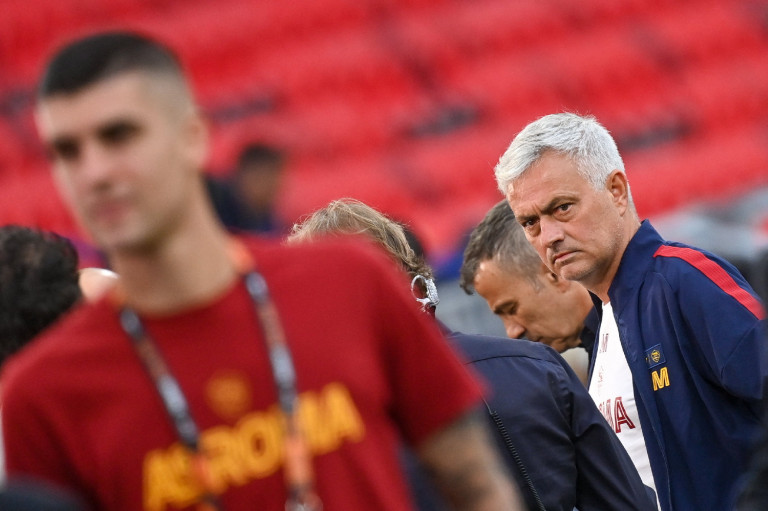 José Mourinho a parkolóban esett neki az EL-döntőt fújó bírónak