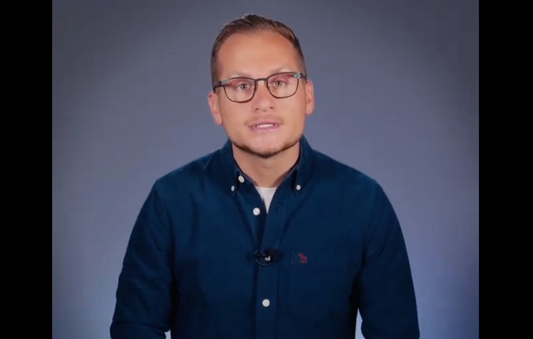 Vádat emelt az ügyészség a fideszes influenszert csőbombával „fenyegető” kommentelő ellen