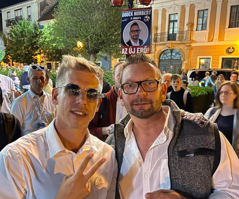 Jakab Péter váci polgármesterjelöltje a Tisza Párt logójával kampányol
