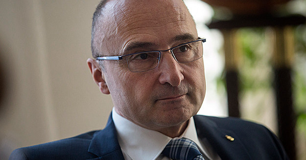 A román külügynek sem tetszik, hogy a magyar NATO-nagykövet történelmi atlaszt ajándékozott a horvátoknak