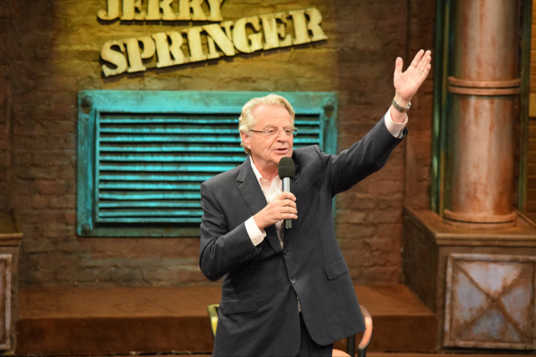 Elhunyt Jerry Springer