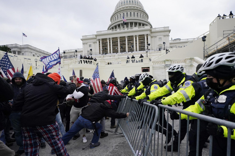 Sorra mondanak le Trump kormányzatának tagjai