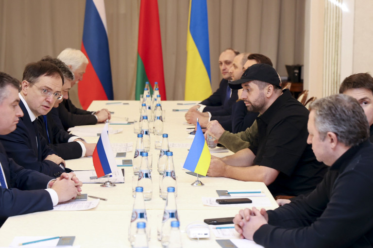 Az ukránok azonnali tűzszünetet és az orosz csapatok kivonását követelik a tárgyaláson az oroszoktól