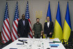Titokban Zelenszkijjel találkozott az amerikai külügy- és védelmi miniszter Kijevben