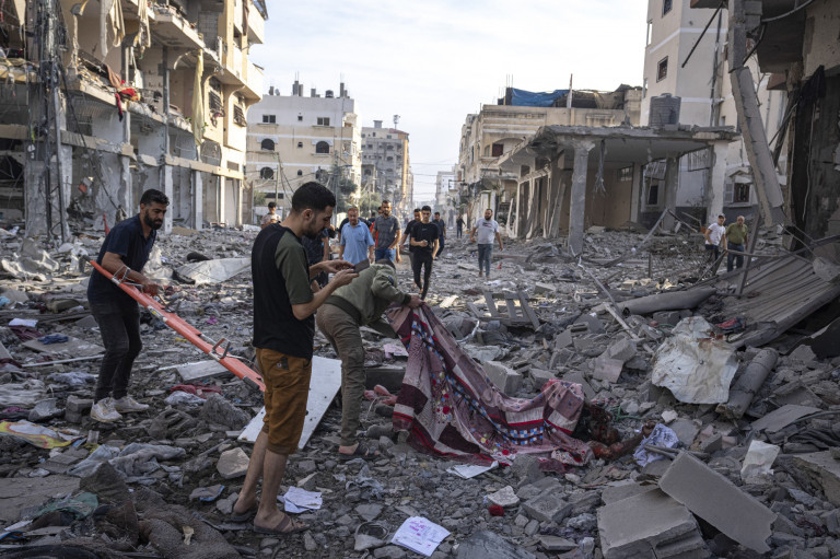 A Hamász szerint hetvenen haltak meg egy menekülttábor bombázásában