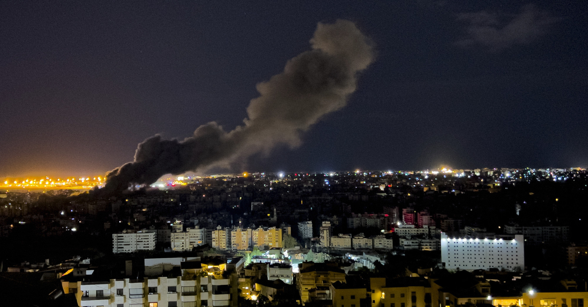 Délután még bombázták Libanont, hajnalban beállt a tűzszünet