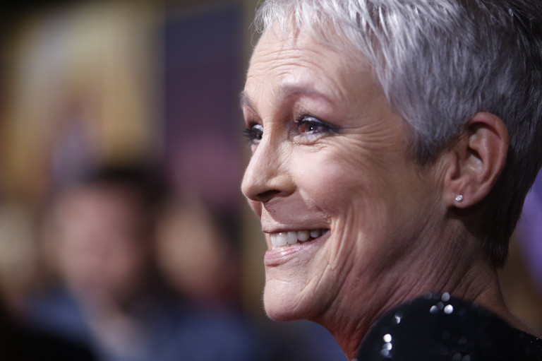 Jamie Lee Curtis a mátészalkai zsinagógának gyűjt