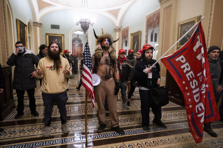 Trump kegyelmet ígért a Capitolium ostromában résztvevőknek 