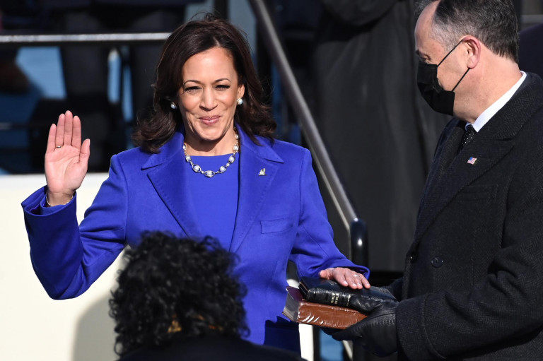 Kamala Harrist és Mark Zuckerberget is kitiltották Oroszországból