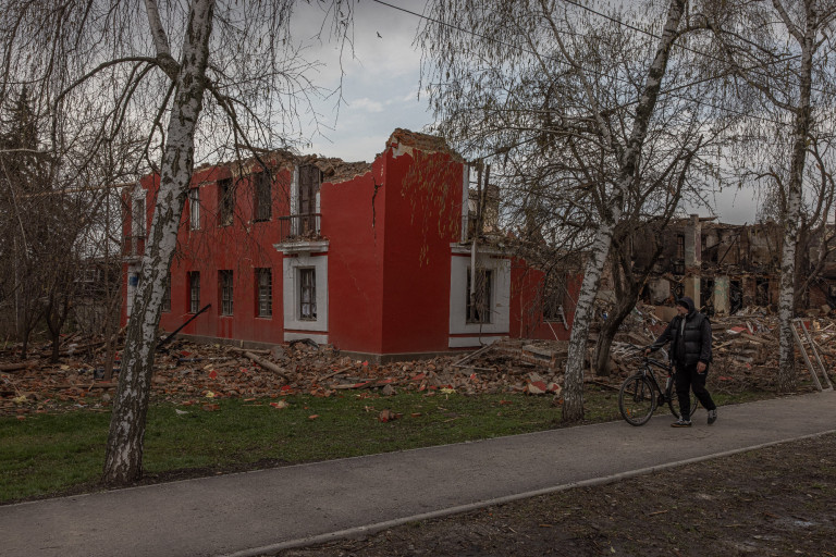 Civilekkel teli buszt vettek tűz alá az oroszok Harkivban