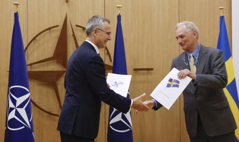 „Nem azért csatlakozunk a NATO-hoz, hogy növeljük a feszültséget, hanem hogy csökkentsük” 