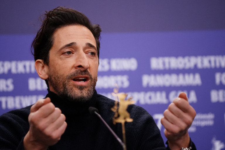 Budapesti étteremben ünnepelte 50. születésnapját Adrien Brody