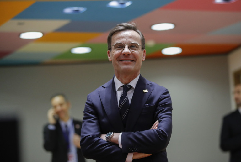 Nem, nem azt üzente, hogy megyek, hanem azt, hogy NEM megyek