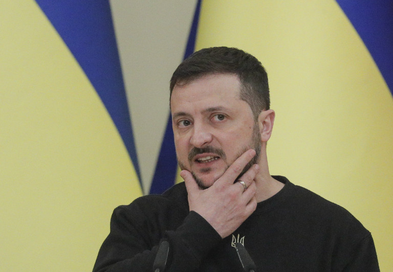 Váratlanul látogatott a NATO-főhadiszállásra Volodimir Zelenszkij