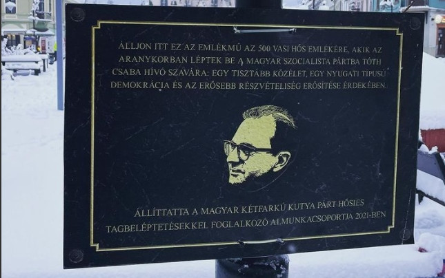 Emléktáblát kapott Tóth Csaba