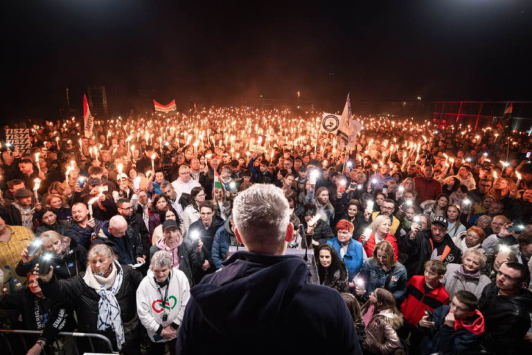 Gödön ezúttal tényleg befolyásolhatják a választást a Samsung botrányai