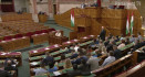 A Fidesz hiányában a Mi Hazánkkal balhézott az ellenzék a rendkívüli parlamenti ülésen