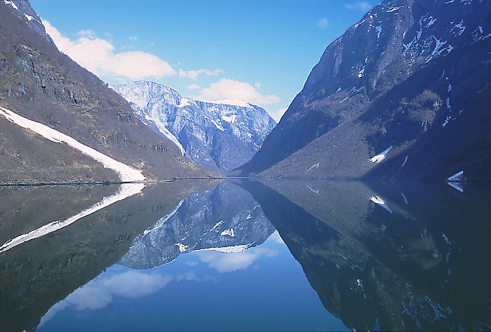 Norvégia engedélyezte a bányacégeknek a hulladéklerakást a fjordokban