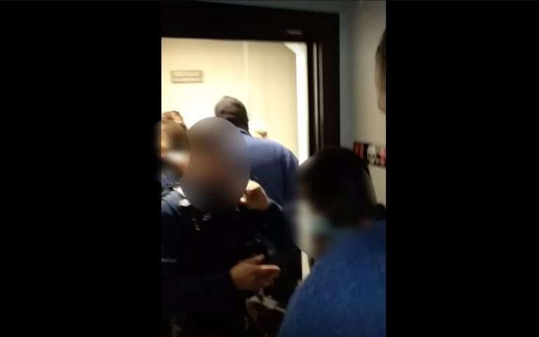 Alig lehetett mozdulni a házibulin a rendőröktől, amiről Szájer megpróbált elmenekülni