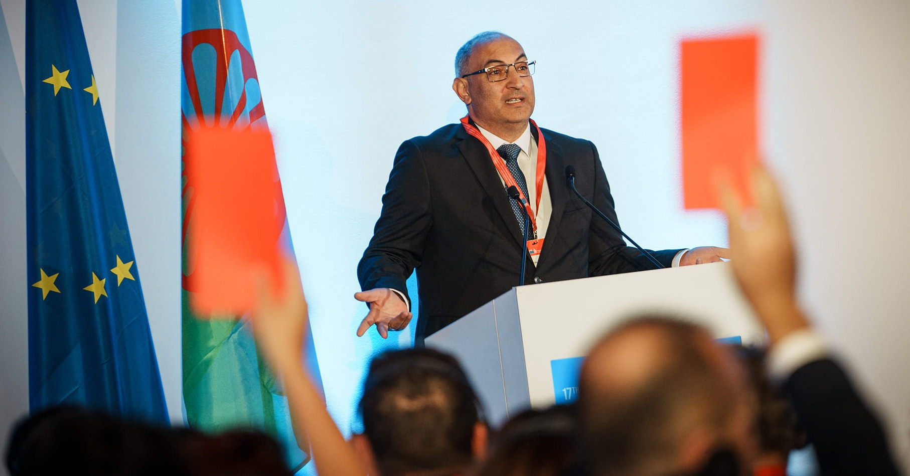 Piros lapot mutattak a kormány romaügyi államtitkárának Brüsszelben