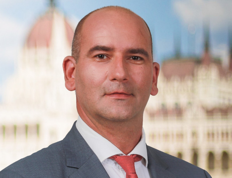 Lerománozta az időközi választás győztesét a jobbikos Szegeden