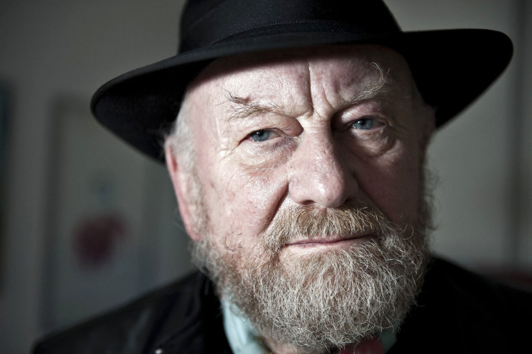 Meghalt a Mohamed-karikatúrák dán alkotója