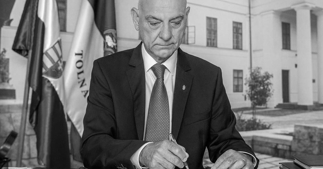 Elhunyt Tolna megye főispánja