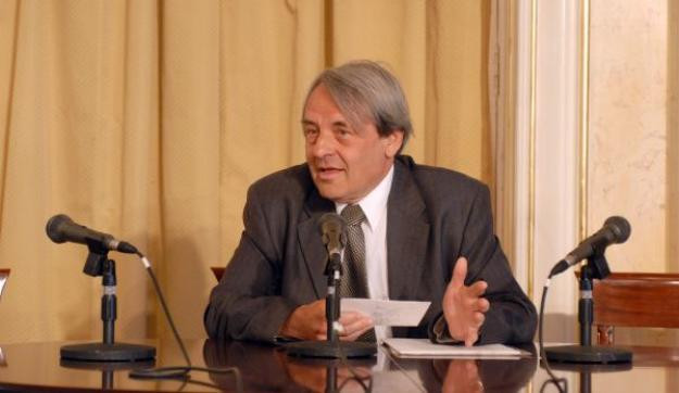 Elhunyt Szegedy-Maszák Mihály irodalomtörténész