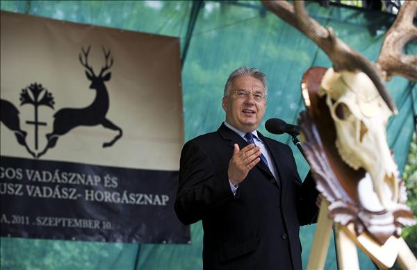 Semjén és Lázár, a két híres vadász lehúzná egy kicsit a kedves vadásztársakat is