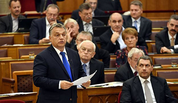 Orbán végül elismerte, hogy találkozott Pharaonnal