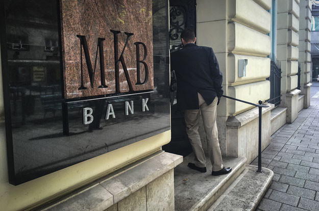 Megveszi az MKB Bank a Sberbank hitelportfólióját