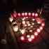 A neonáci áldozatáért gyújtottak gyertyát a rendőrkapitányság előtt