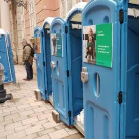 Mindenki ott vizel, ahol tud Budapesten