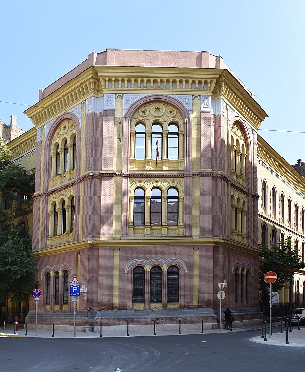 A Rabbiképző épülete a Scheiber Sándor utcában
