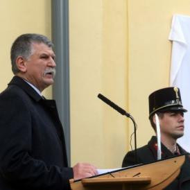 Kövér László kínjában a főnökét is besározta