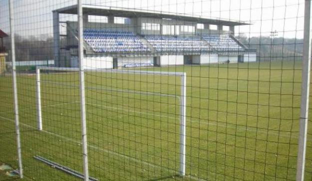 Kirekesztésbe torkollott a stadionépítési láz – „Ilyen embereknek nincs helyük Kozármislenyben”