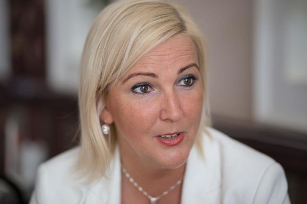 Dobrev továbbra is támogatja az offshore-ügybe keveredett DK-s képviselőt