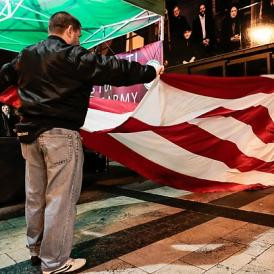 Mintha fideszes közleményeket mondtak volna föl – Szélsőjobbos tüntetés a CEU ellen