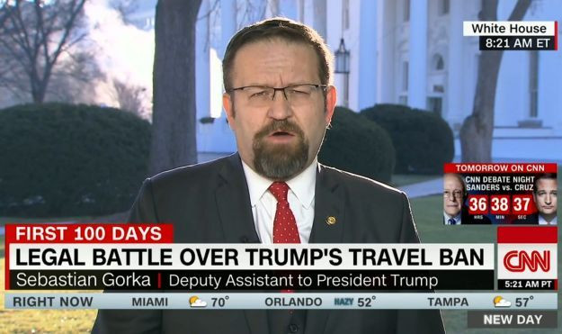 Repülhet a Fehér Házból Trump magyar származású tanácsadója