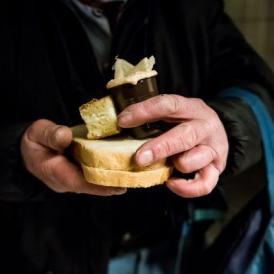 Játék pénzzel fizette ki közmunkásait a polgármester, de saját boltjában azért beválthatták azokat