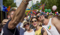 A fideszes Kocsis Máté „mellen és háton is viselhető”, na és pénzt hoz a Pride-nak