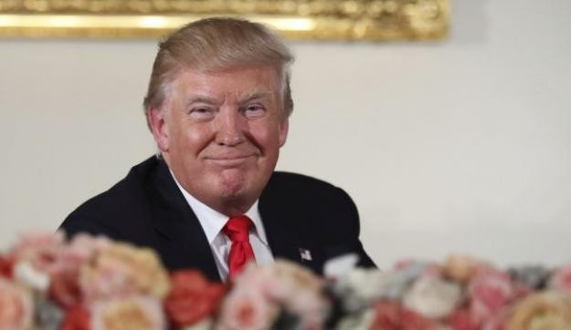 Ha fel akarja hívni Donald Trumpot, tőlük tudhatja meg a mobilszámát