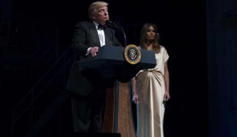 Miután Twitteren kiosztott mindenkit Trump, közölte: „Ennek a vérontásnak be kell fejeződnie”