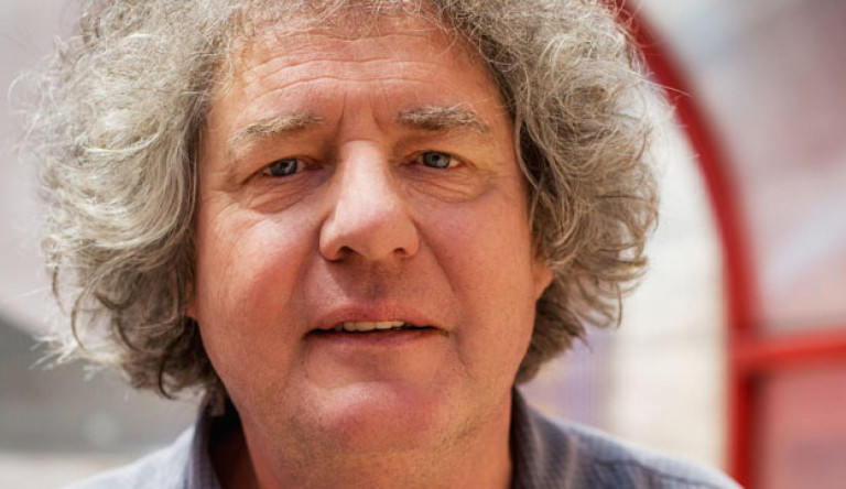 „Péter felolvasott, én meg eljátszhattam az úristent”   