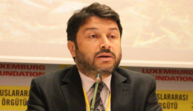 Lecsukták az Amnesty International török vezetőjét, akit azzal vádolnak, hogy tagja egy terrorszervezetnek
